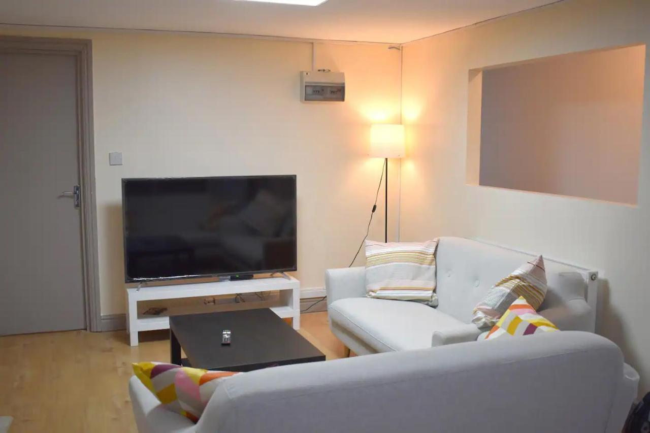 Double Bed Room In Flat Near Birmingham City Centre Εξωτερικό φωτογραφία
